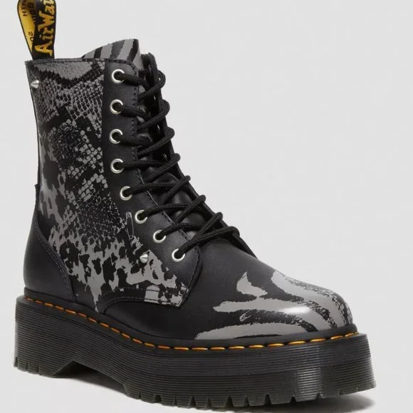 NWOB Dr. Marten 8 Eyelet Jadon Animal Clash Boot